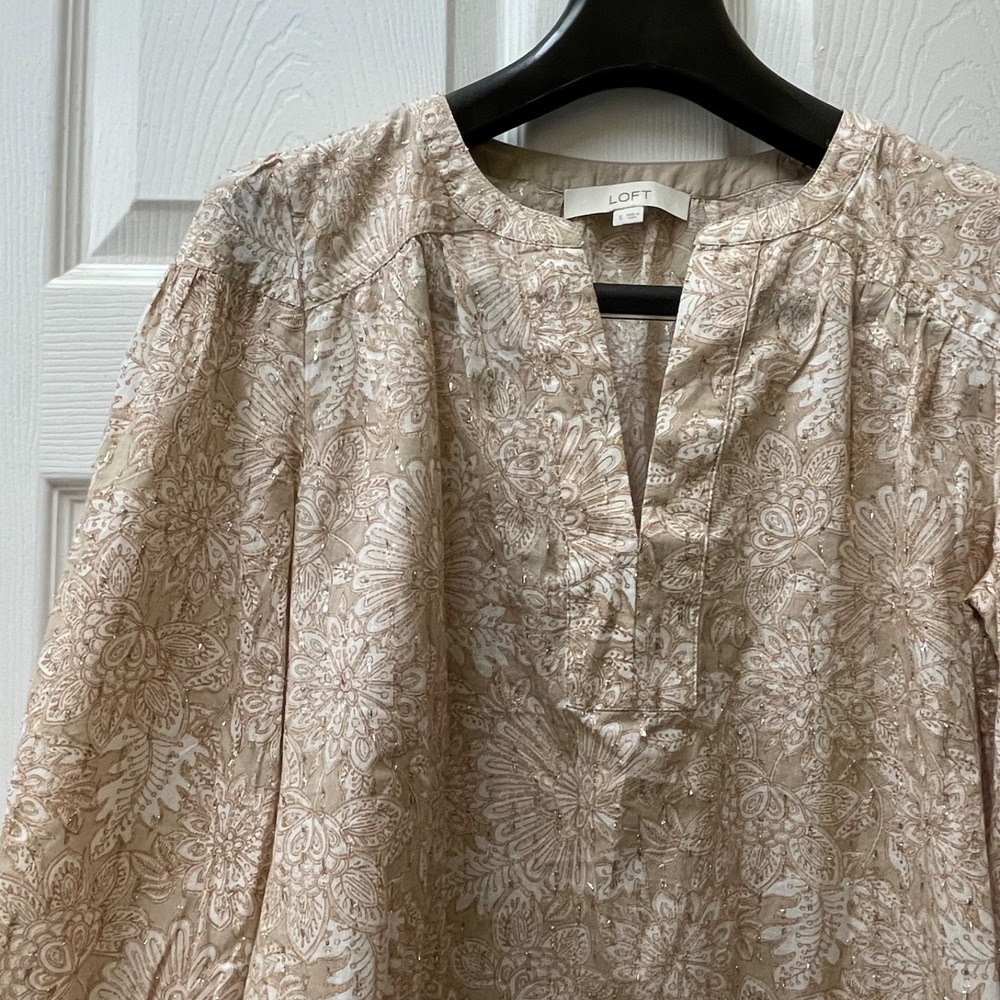 Loft Women's Small Gold Metallic Floral Blouse Balloon Sleeve Rounded Hem Party